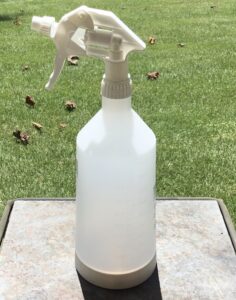 32 oz Spray Bottle with Adjustable Nozzle